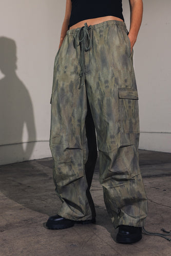 PARACHUTE PANT - CAMO