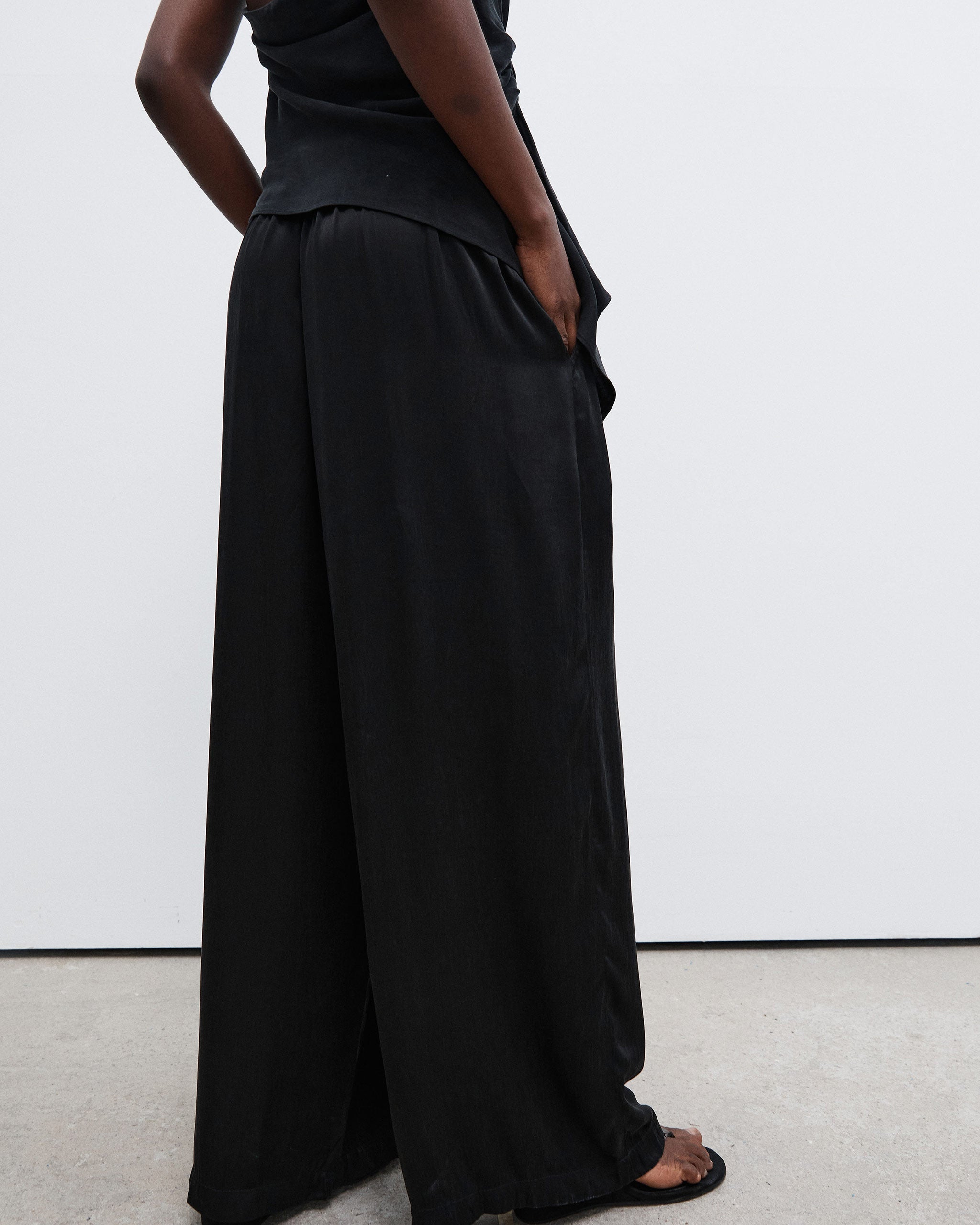 Cupro Wide Leg Pant - Black