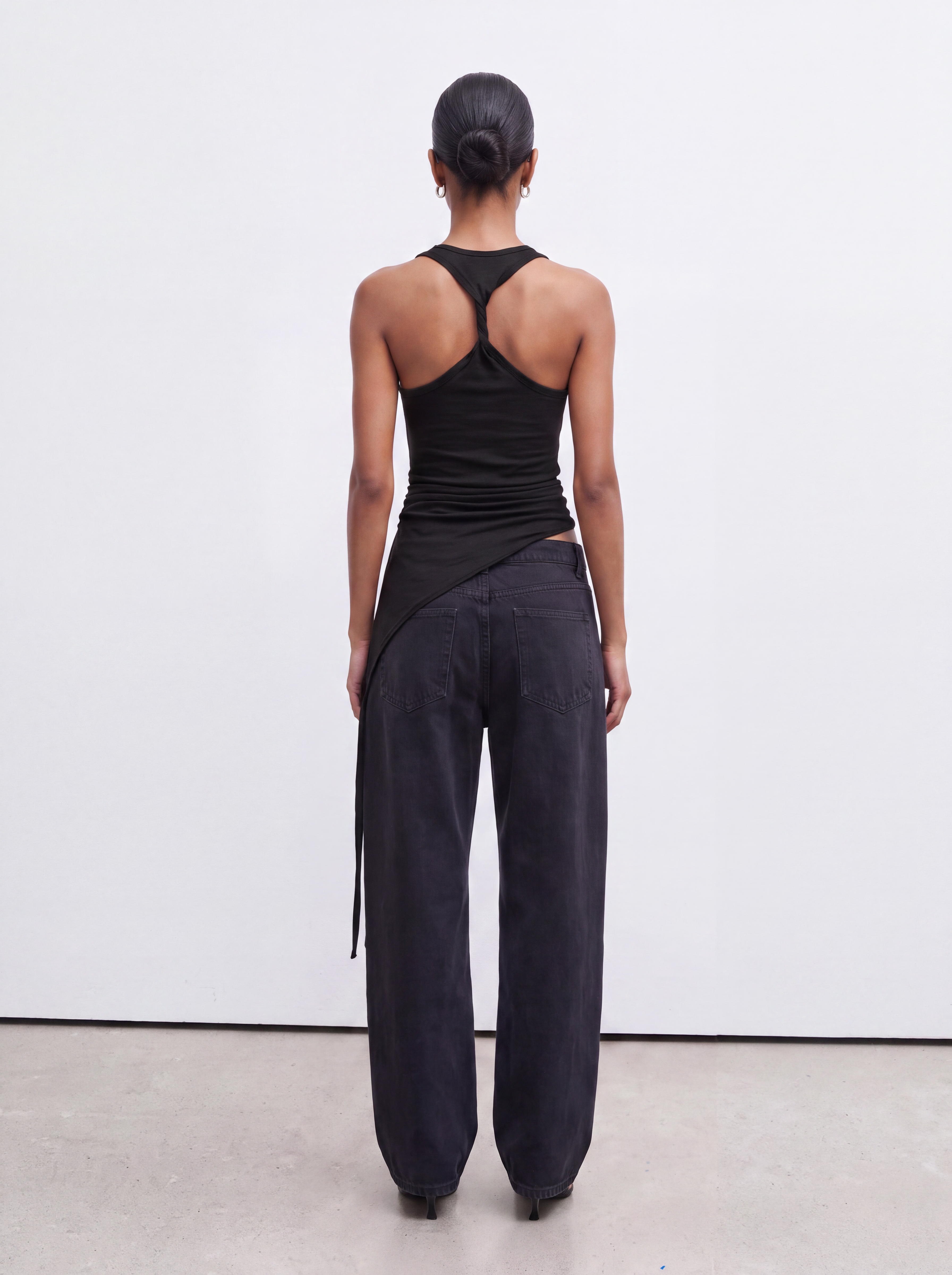 Asymmetric Tank - Black